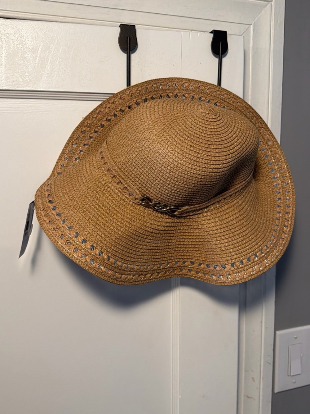 Women’s Brown Straw Sun Hat with Chain Accent